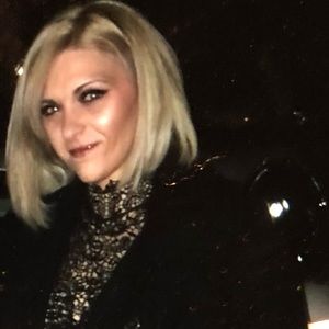 Meet your Posher, Cassandra